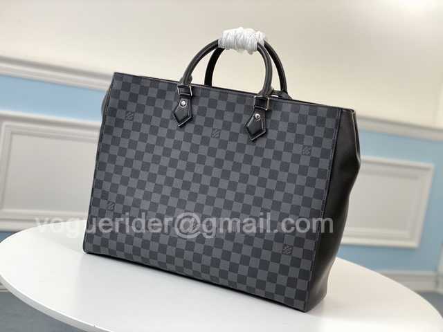 N44733 Grand Sac 42 N44733 Grand Sac 42