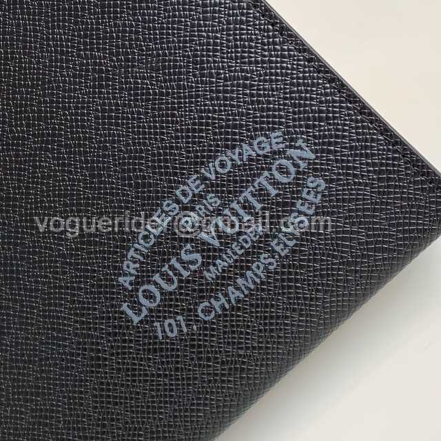 M30395 Pochette Voyage 27 M30395 Pochette Voyage 27