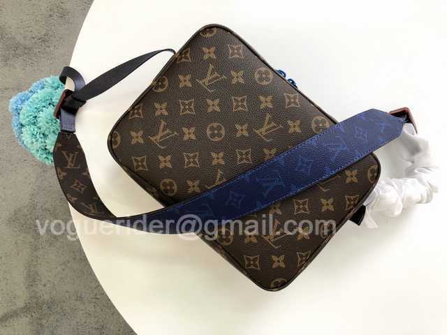 M43843 Messenger 22 M43843 Messenger 22
