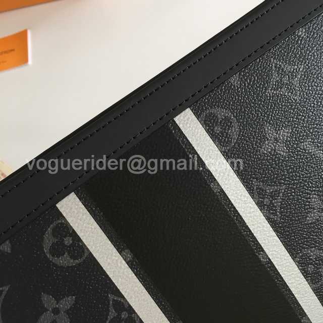 M64440 Pochette Voyage 26 M64440 Pochette Voyage 26