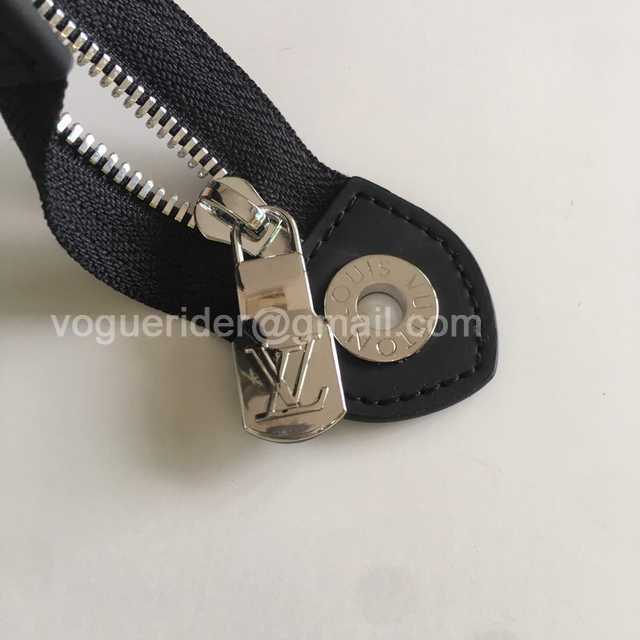 N41696 Pochette Voyage 26 N41696 Pochette Voyage 26