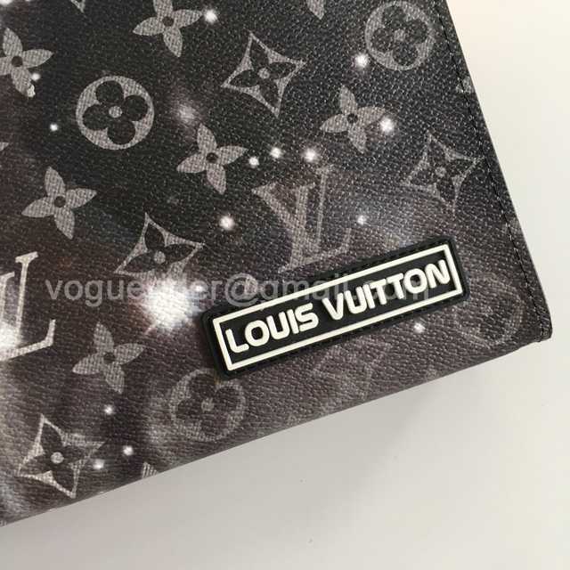 M44448 Pochette Voyage 26 M44448 Pochette Voyage 26