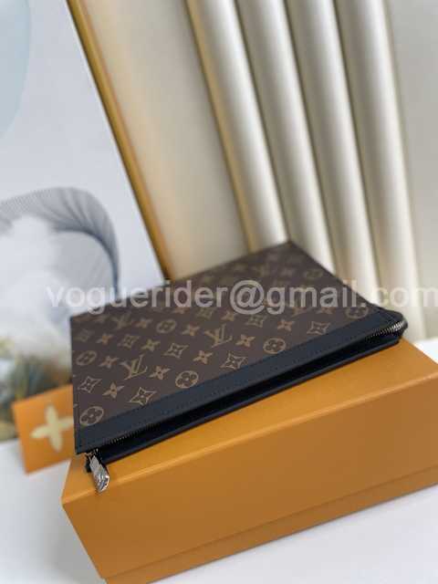 M61692 Pochette Voyage 26 M61692 Pochette Voyage 26