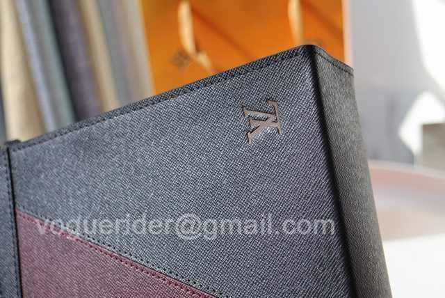 M30718 Pochette Voyage 26 M30718 Pochette Voyage 26