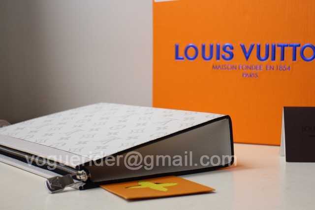 M61692 Pochette Voyage 26 M61692 Pochette Voyage 26