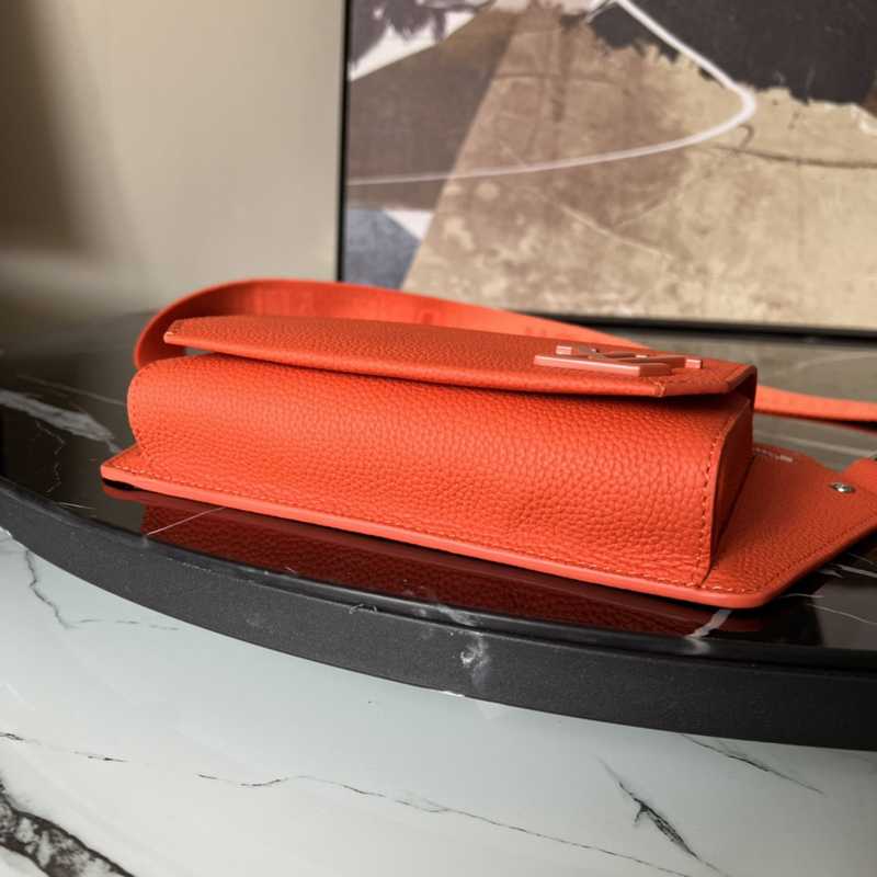 M57081 Aerogram Shoulder Bag 30 M57081 Aerogram Shoulder Bag 30