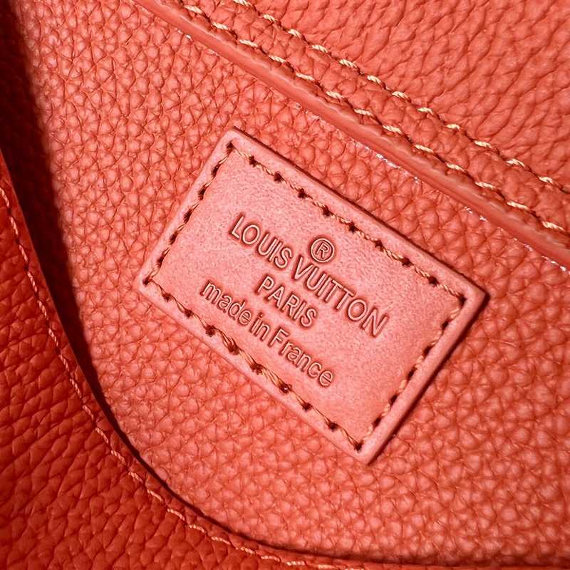 M57081 Aerogram Shoulder Bag 30 M57081 Aerogram Shoulder Bag 30