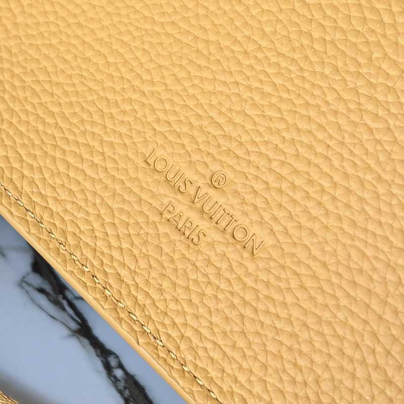 M57081 Aerogram Shoulder Bag 30 M57081 Aerogram Shoulder Bag 30