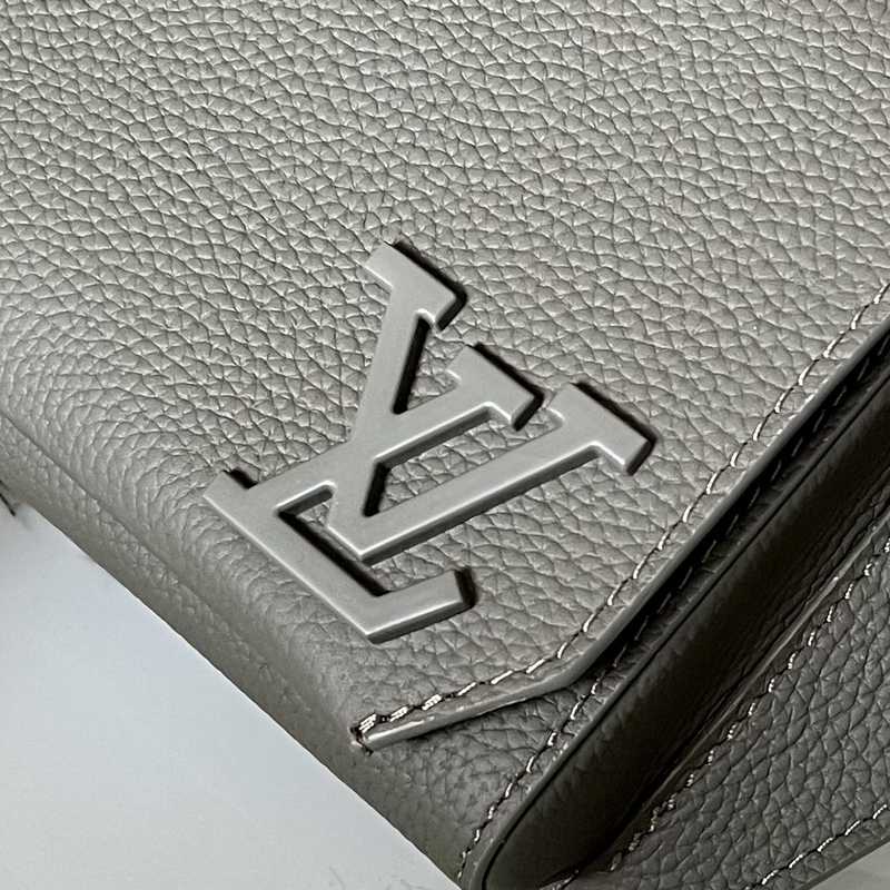 M57081 Aerogram Shoulder Bag 30 M57081 Aerogram Shoulder Bag 30