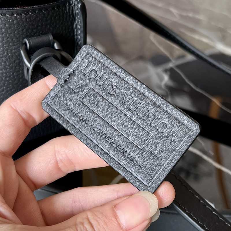 M82085 Flap 17 M82085 Flap 17