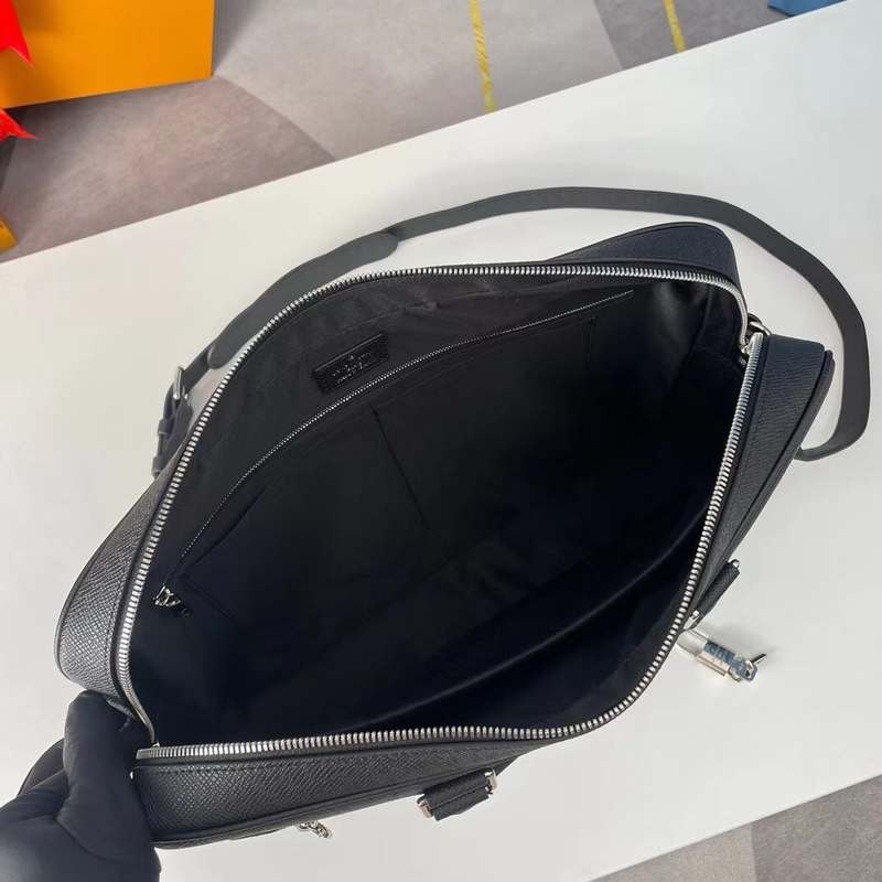 M33441 Porte Documents Briefcase 40 M33441 Porte Documents Briefcase 40