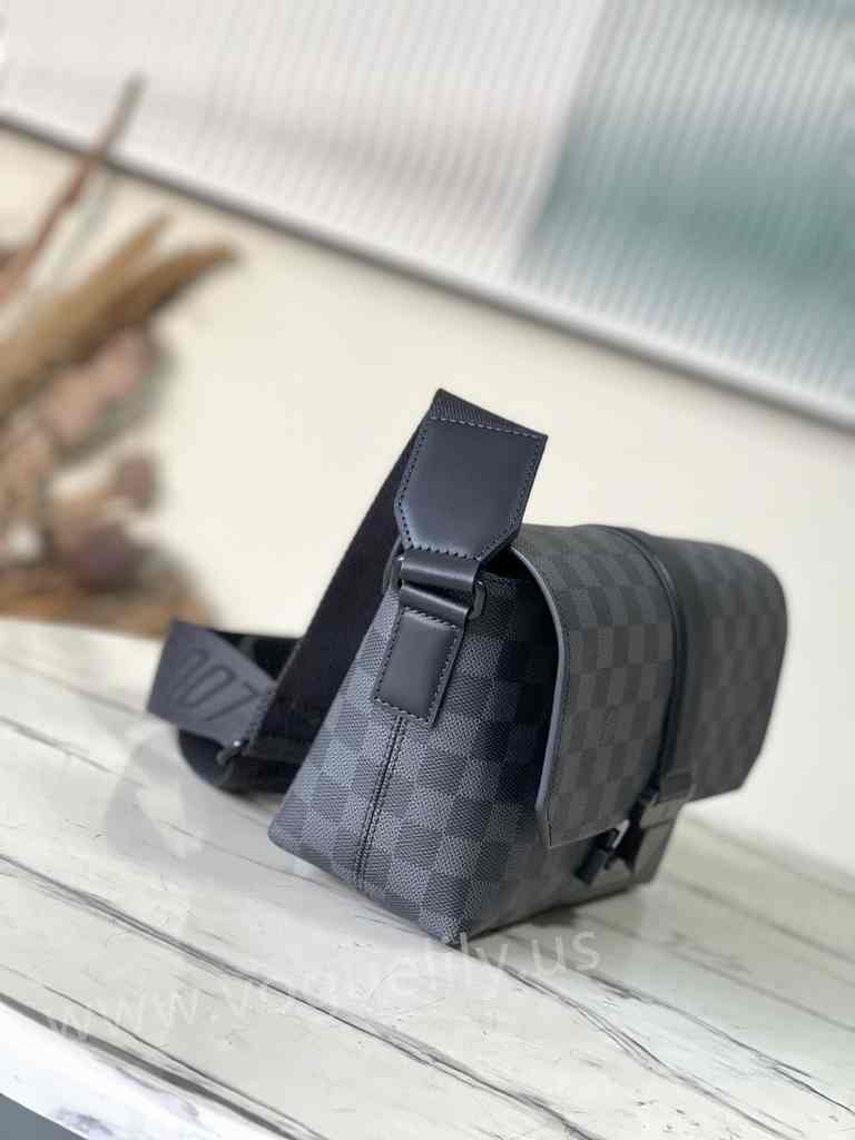 M46794 S-Cape 28 M46794 S-Cape 28