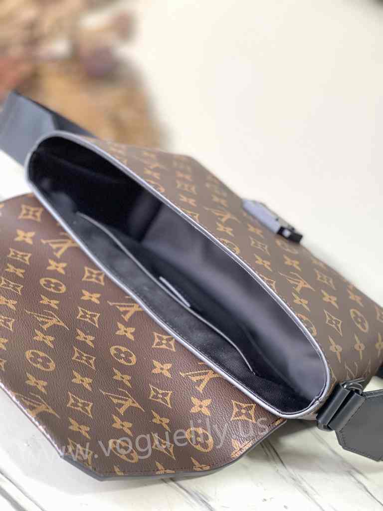 M46794 S-Cape 28 M46794 S-Cape 28