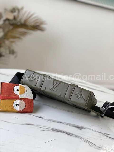 M57952 Trunk 20 M57952 Trunk 20