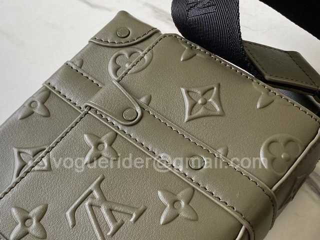 M57952 Trunk 20 M57952 Trunk 20