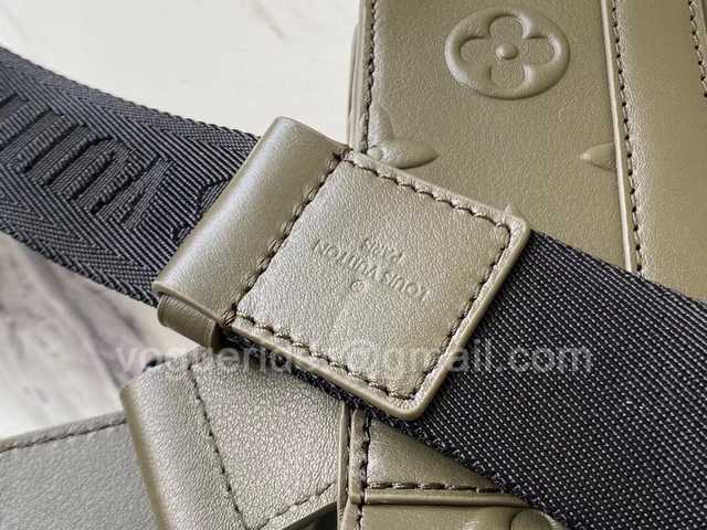 M57952 Trunk 20 M57952 Trunk 20
