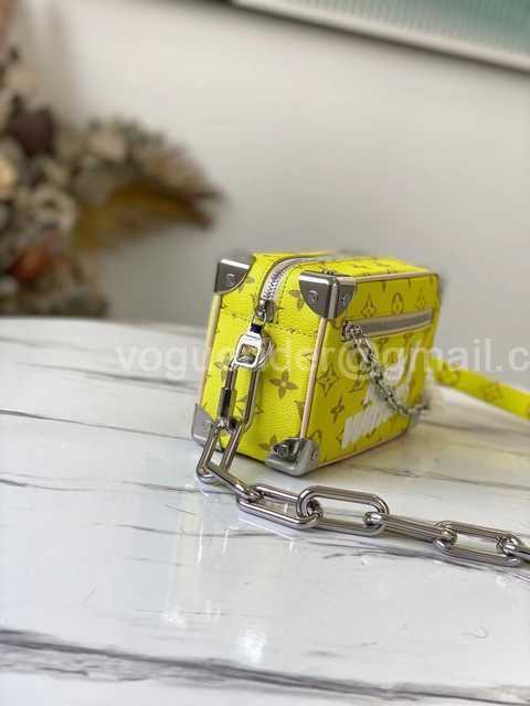 M44480 Mini Soft Trunk 18 M44480 Mini Soft Trunk 18