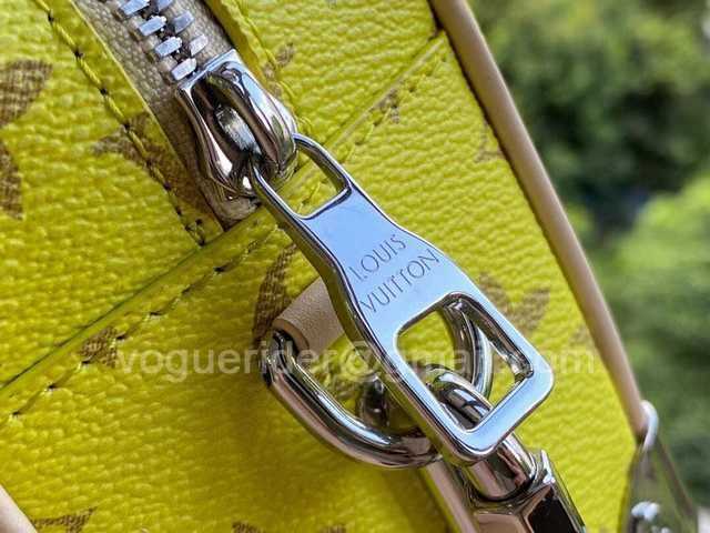 M44480 Mini Soft Trunk 18 M44480 Mini Soft Trunk 18