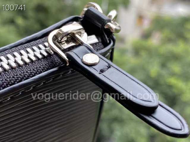 M80471 Easy Pouch On Strap 19 M80471 Easy Pouch On Strap 19