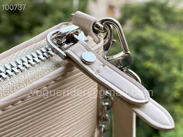 M80479 Easy Pouch On Strap 19 M80479 Easy Pouch On Strap 19