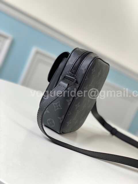M69404 Wearable Wallet 17 M69404 Wearable Wallet 17