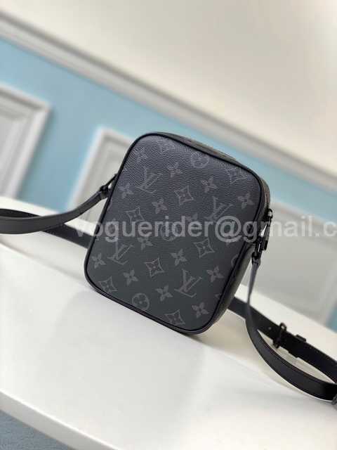 M69404 Wearable Wallet 17 M69404 Wearable Wallet 17