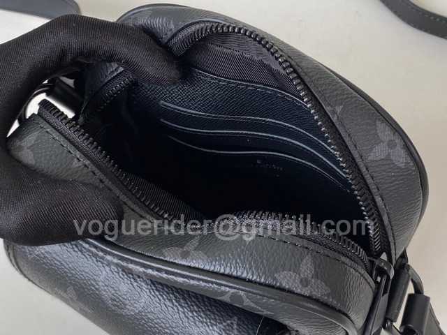 M69404 Wearable Wallet 17 M69404 Wearable Wallet 17