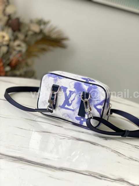 M45763 Outdoor Pouch 15 M45763 Outdoor Pouch 15