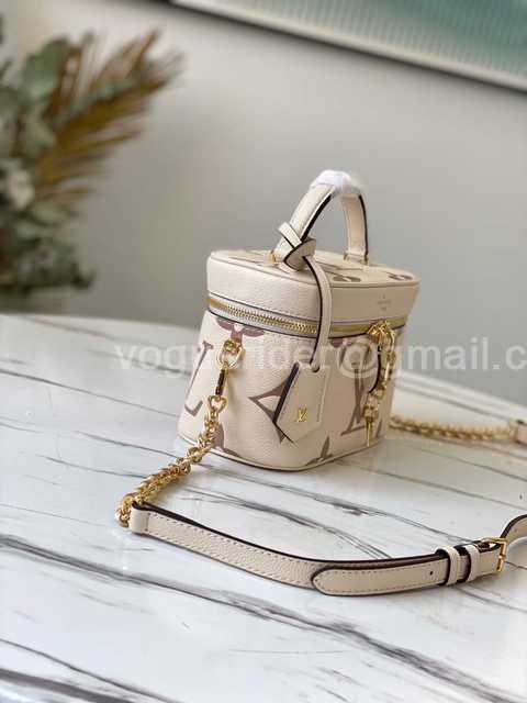 M45599 Vanity 19 M45599 Vanity 19