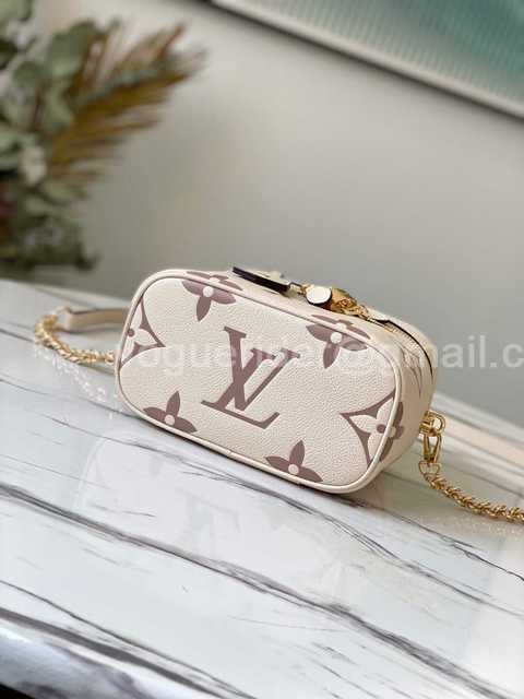 M45599 Vanity 19 M45599 Vanity 19
