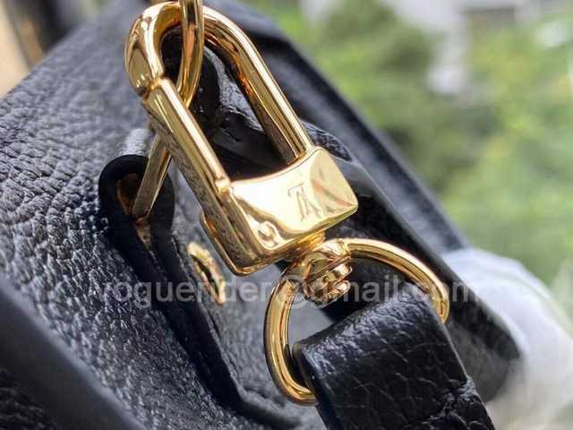 M80449 Petit Sac Plat 17 M80449 Petit Sac Plat 17