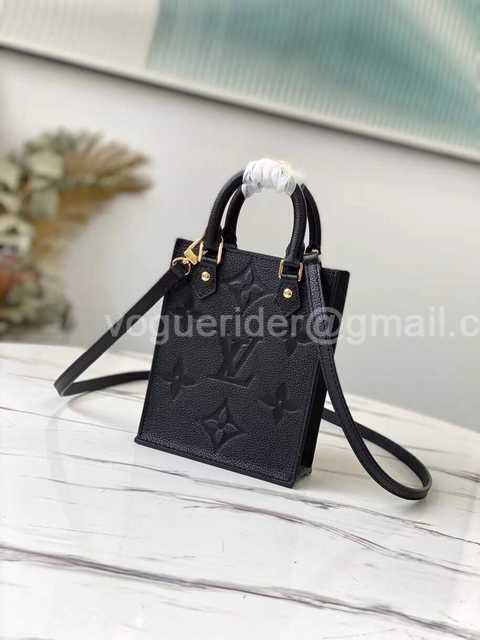 M80449 Petit Sac Plat 17 M80449 Petit Sac Plat 17