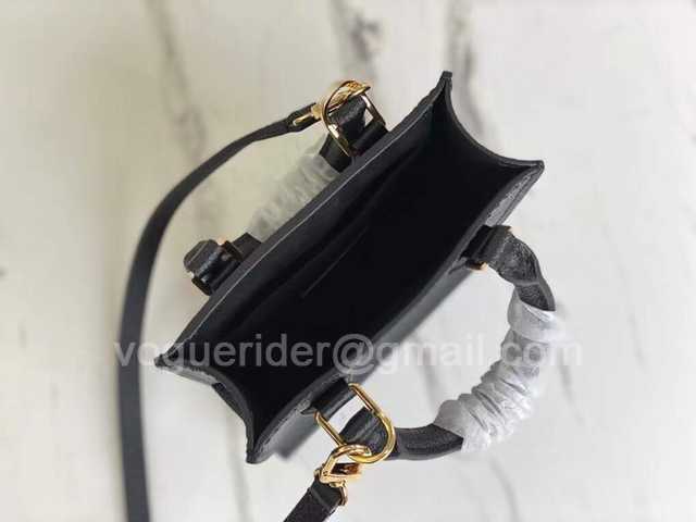 M80449 Petit Sac Plat 17 M80449 Petit Sac Plat 17