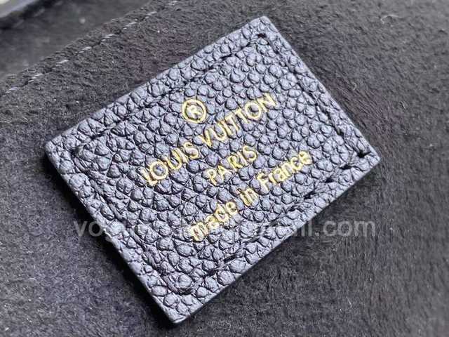 M80449 Petit Sac Plat 17 M80449 Petit Sac Plat 17