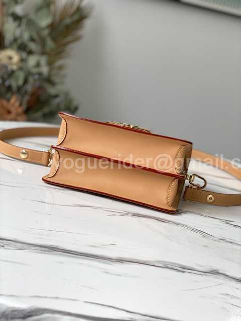 M57394 Dauphine 20 M57394 Dauphine 20