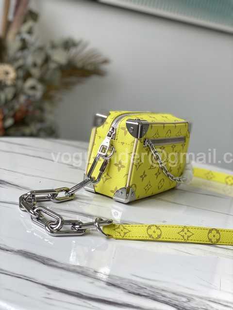 M44480 Mini Soft Trunk 18 M44480 Mini Soft Trunk 18