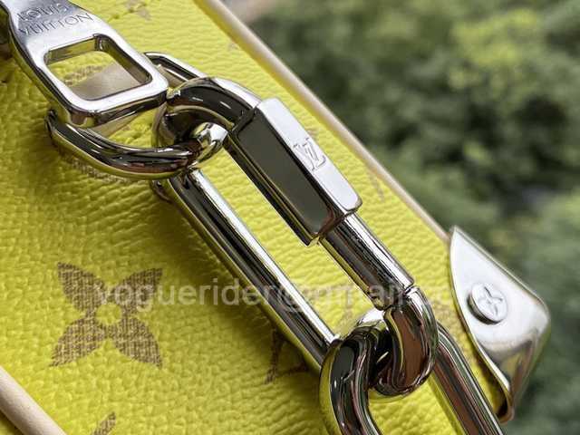 M44480 Mini Soft Trunk 18 M44480 Mini Soft Trunk 18