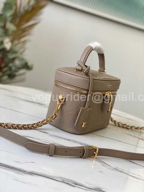 M45608 Vanity 19 M45608 Vanity 19
