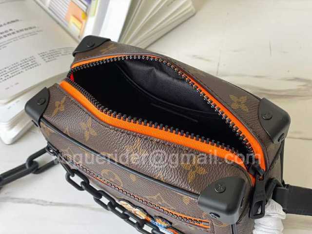 M80159 Mini Soft Trunk Zoom with Friends 18 M80159 Mini Soft Trunk Zoom with Friends 18