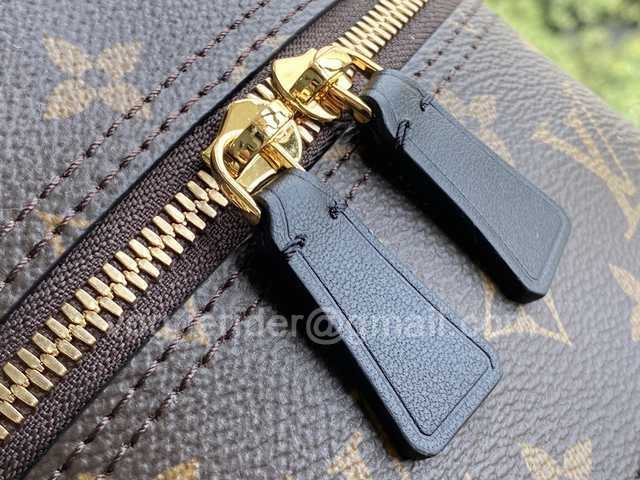 M43589 Square 15 M43589 Square 15