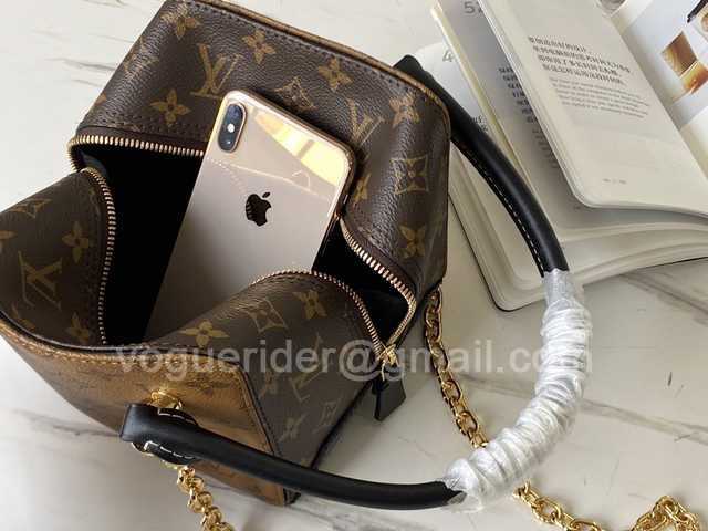 M43589 Square 15 M43589 Square 15
