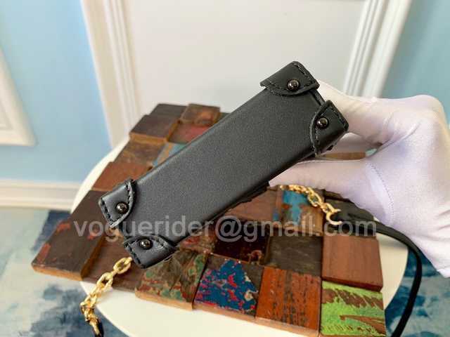 M63913 Trunk Vertical 17 M63913 Trunk Vertical 17