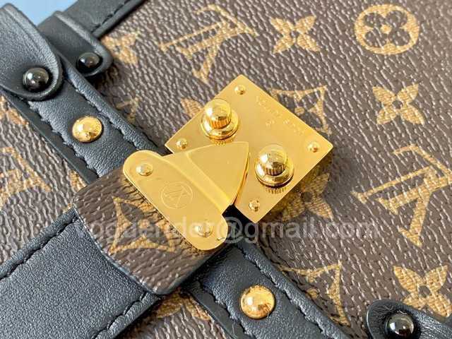 M63913 Trunk Vertical 17 M63913 Trunk Vertical 17