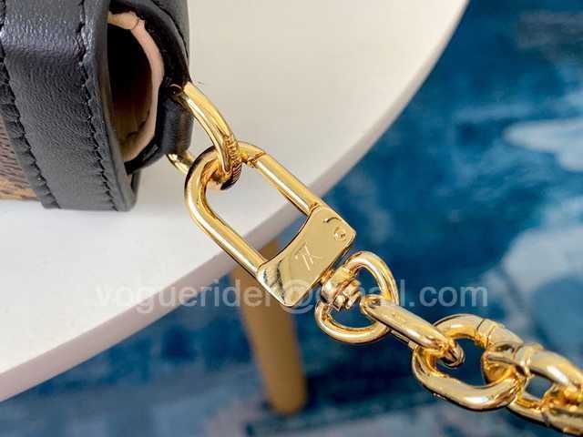 M63913 Trunk Vertical 17 M63913 Trunk Vertical 17