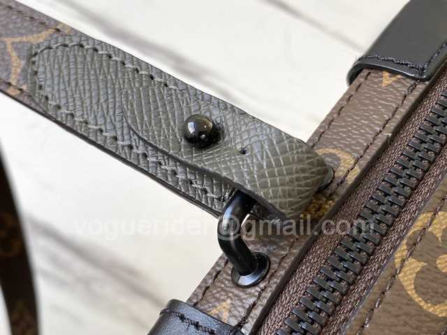 M30697 Soft Trunk 22 M30697 Soft Trunk 22