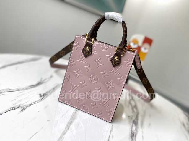 M90564 Petit Sac Plat 17 M90564 Petit Sac Plat 17