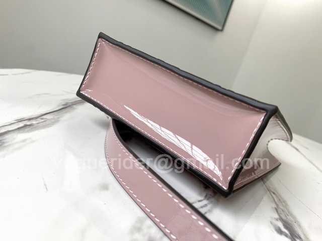 M90564 Petit Sac Plat 17 M90564 Petit Sac Plat 17
