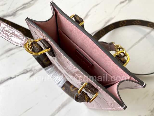 M90564 Petit Sac Plat 17 M90564 Petit Sac Plat 17