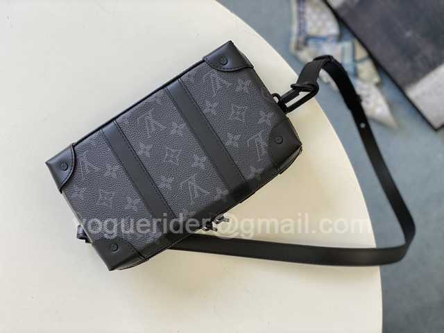 M45671 Soft Trunk Wallet 22 M45671 Soft Trunk Wallet 22