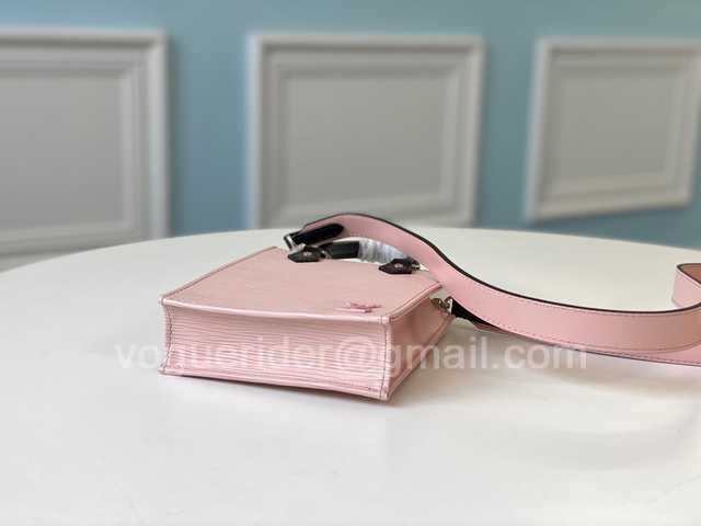 M69575 Petit Sac Plat 17 M69575 Petit Sac Plat 17